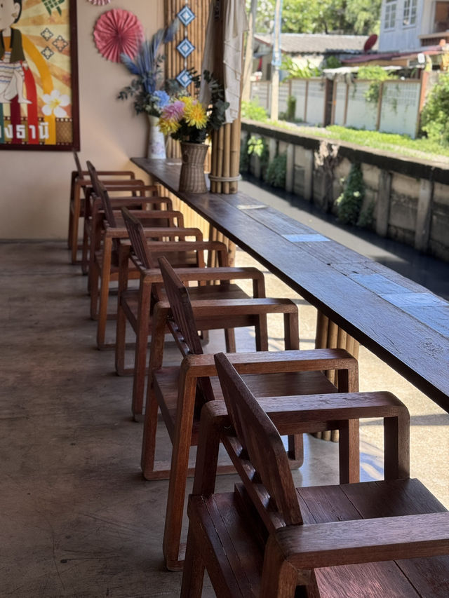 หมูทอดย้อนวัย ร้านลับในแจ้งวัฒนะ