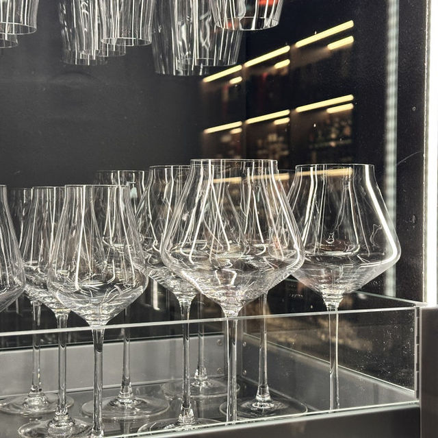 분위기 좋게 칵테일과 와인 마시기 좋은 텐진 bar