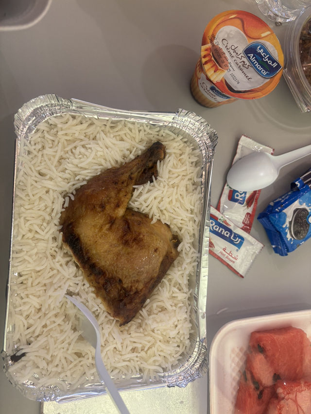 Eating Halal Food & Delicious at Makkah Safwah Tower