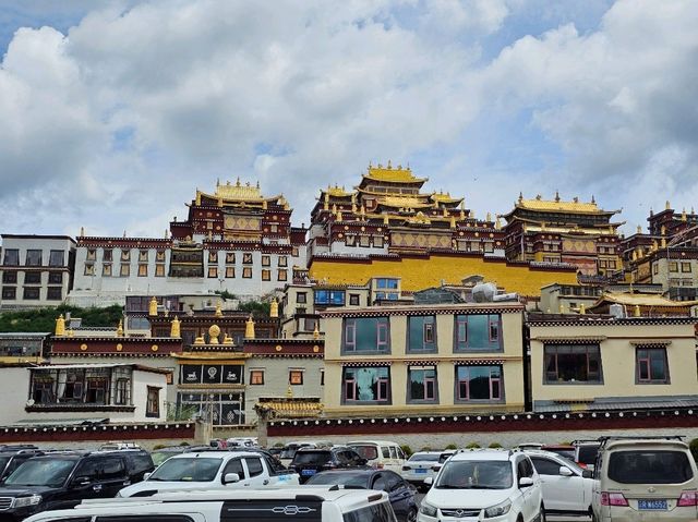 Wander to Shangri-La