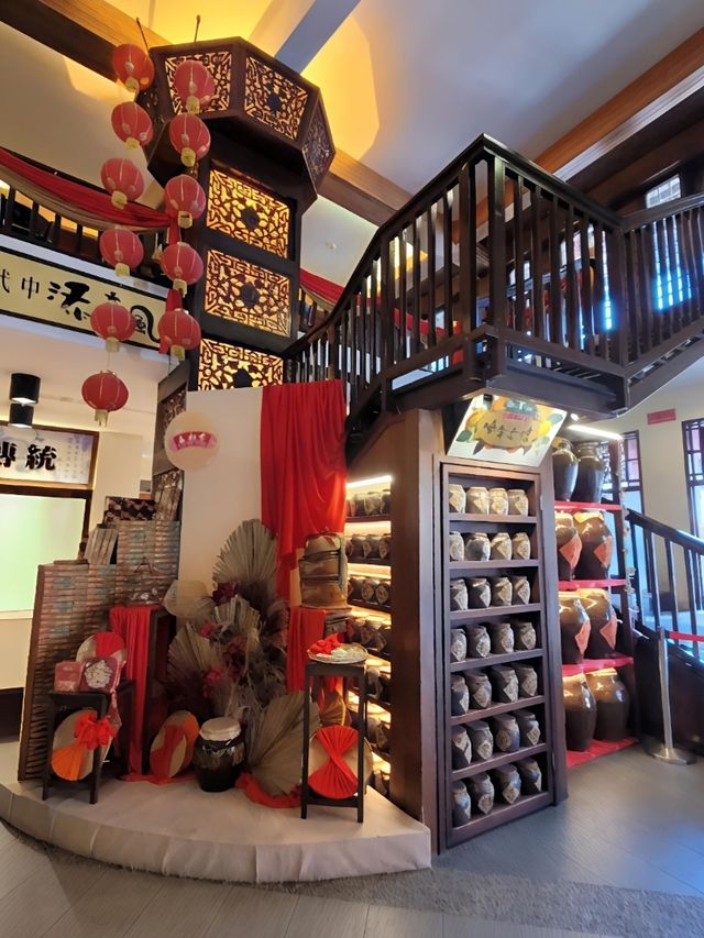 Snack Shopping and Heritage Vibes at San Shu Gong