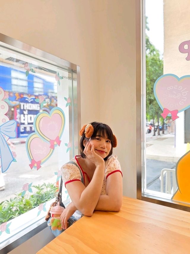 Donut Disturb คาเฟ่น่ารัก
