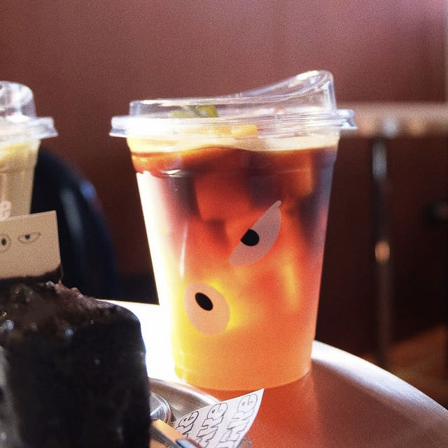  Lie Awake Cafe – ร้านกาแฟเล็ก ๆ