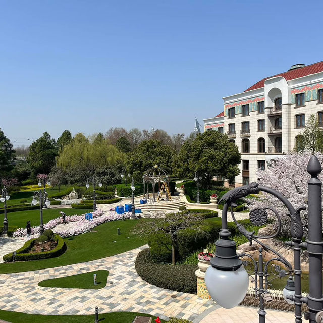 🏰 Staying at Shanghai Disneyland Hotel – Where Magic Begins Before the Park!