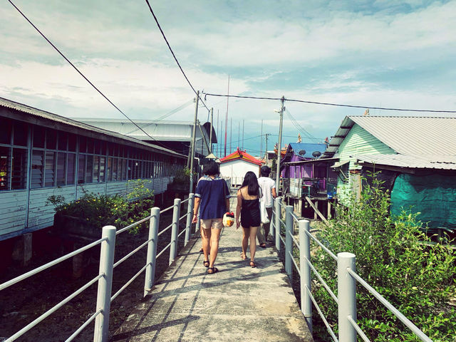 🦀 Pulau Ketam – The Floating Village You Didn't Know You Needed