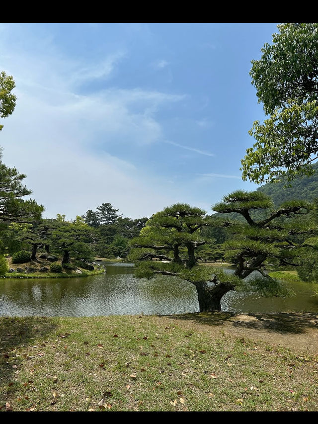 【香川旅】日本庭園の最高峰!栗林公園で四季の美と静寂に包まれる贅沢時間 【香川旅】日本庭園の最高峰!栗林公園で四季の美と静寂に包まれる贅沢時間