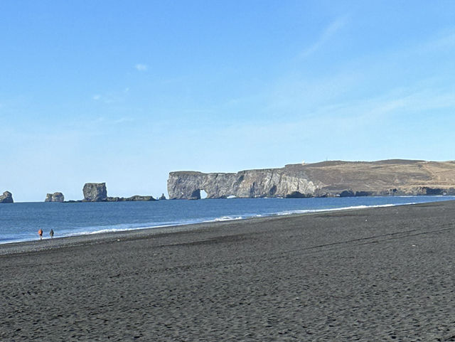 🌊 冰島黑沙灘 Reynisfjara｜宛如異星球的玄武岩奇景
