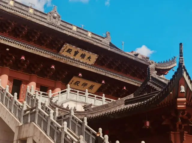 A Photographer's Dream: Grandeur and Intricate Details