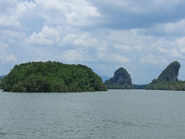 จุดเช็คอินเมืองกระบี่ 🦀🦀อนุสาวรีย์ปูดำ🦀🦀 จุดเช็คอินเมืองกระบี่ 🦀🦀อนุสาวรีย์ปูดำ🦀🦀