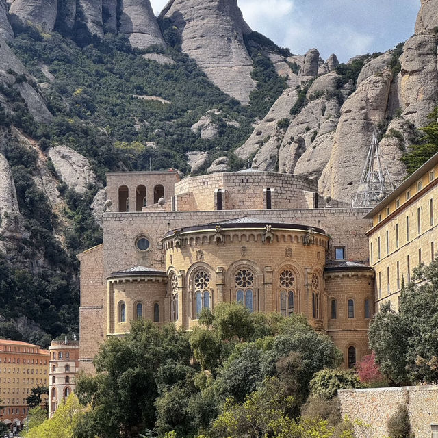 Montserrat – A Weekend Escape into Spirituality and Scenic Beauty Montserrat – A Weekend Escape into Spirituality and Scenic Beauty