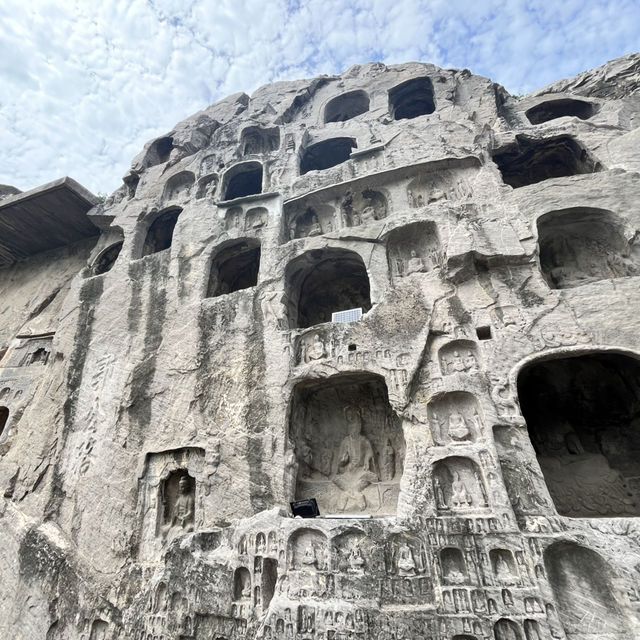 🪨 Longmen Grottoes — A Thousand Buddhas by the River