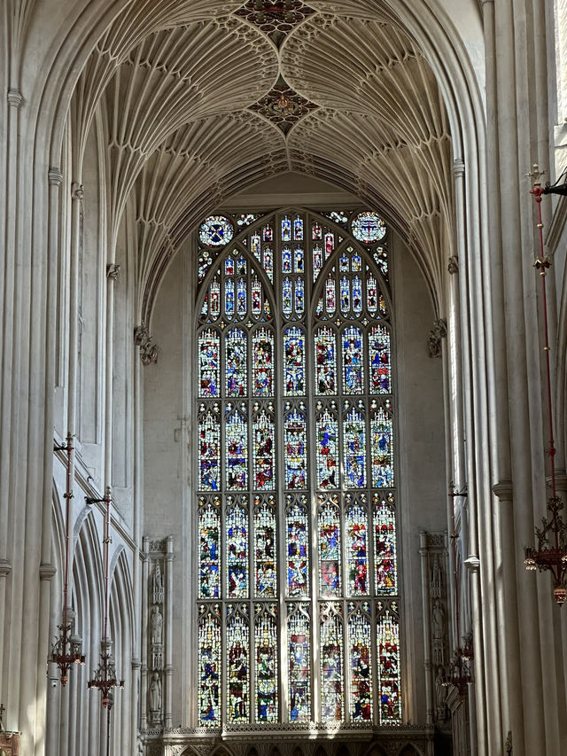 Bath Abbey Tour: Affordable Sightseeing in Somerset