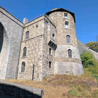 納穆爾城堡山