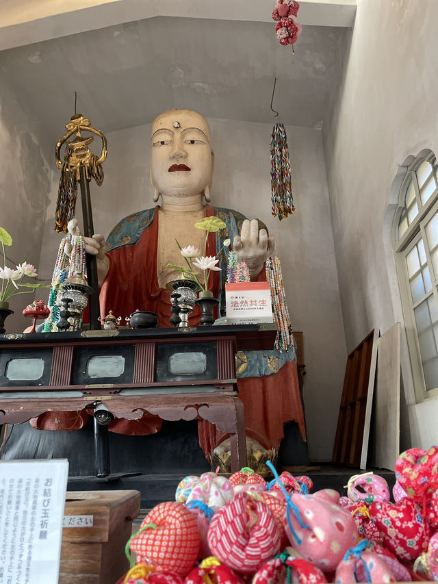 可愛い結び玉 フォトジェニックスポットとして人気のお寺