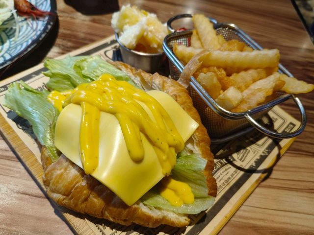🚗 喜迎新車！元朗型格拉麵店痛快慶功宴 🍻