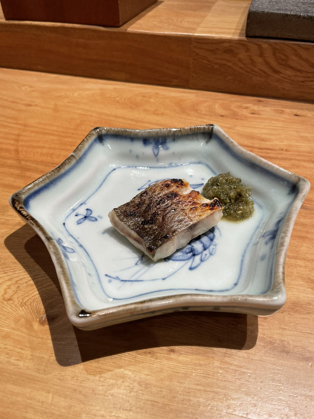鮮味雙重奏：海膽與中拖羅