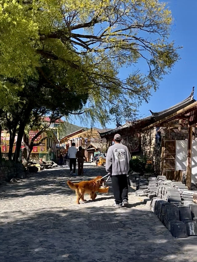 Yuhu Village : Stone Houses & Snow Mountain