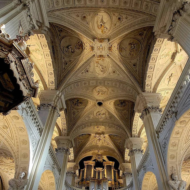 St. Andreas Church Düsseldorf – Baroque Splendor in the Heart of the Old Town