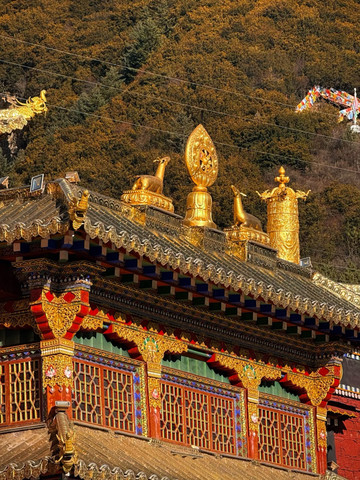 まだタイ人にあまり知られていない、川西の黄金の仏塔王国。 | Trip