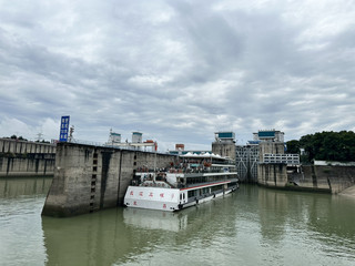 體驗水漲船高葛洲壩
