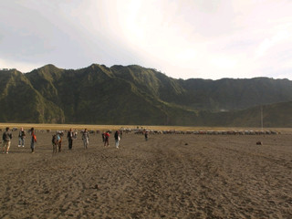 Vibes Spiritual yang Luar Biasa di Pura Luhur Poten, Gunung Bromo 🌋
