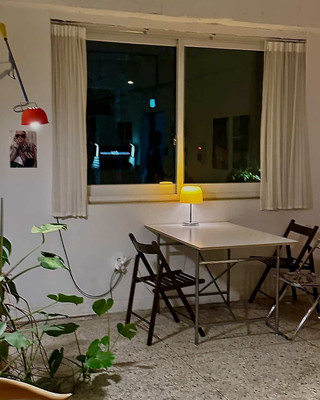 Jamsil Seokchon Lake Cafe🧡 | A place with charming floor-to-ceiling windows and orange accents