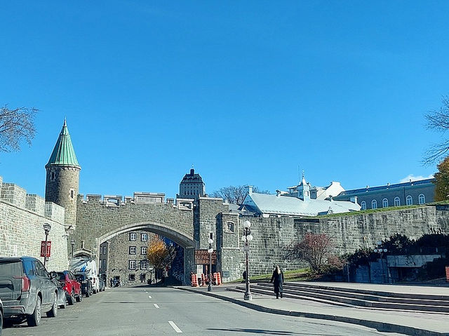 Quebec의 감성숙소 올드퀘백 입구쪽에 Le Capitole hotel🎈