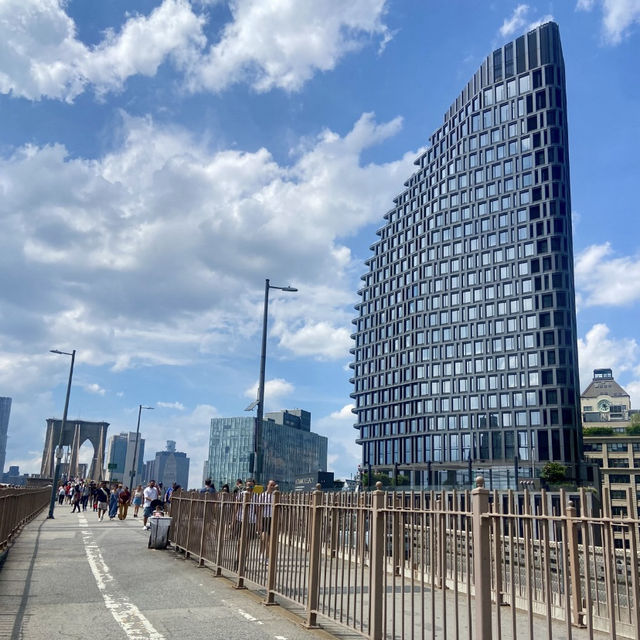 漫步紐約布魯克林大橋🌉✨感受建築魅力與城景之美✨
