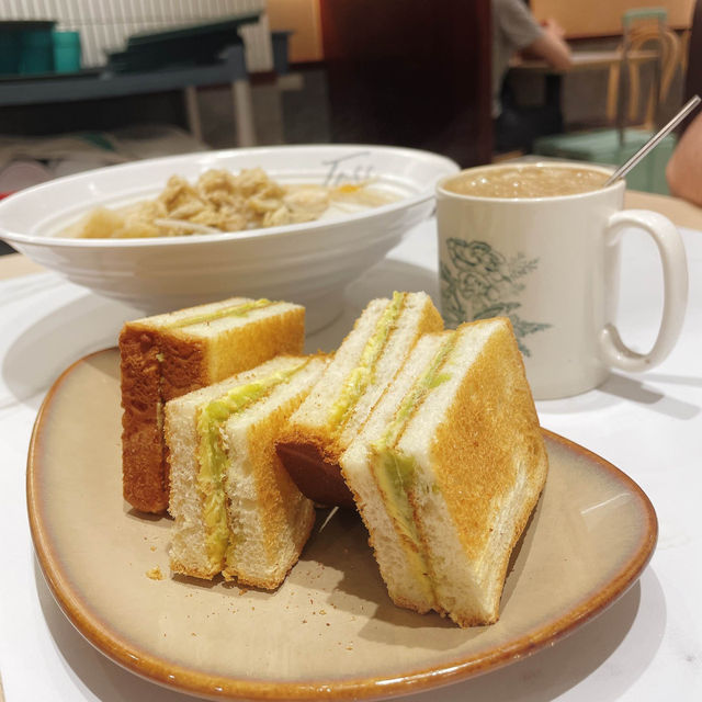 人氣馬拉下午茶☕️ 椰香咖央多士水準出色