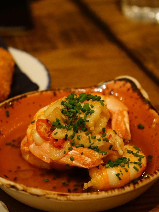 London | Have the brilliant tapas with friends on Friday night 