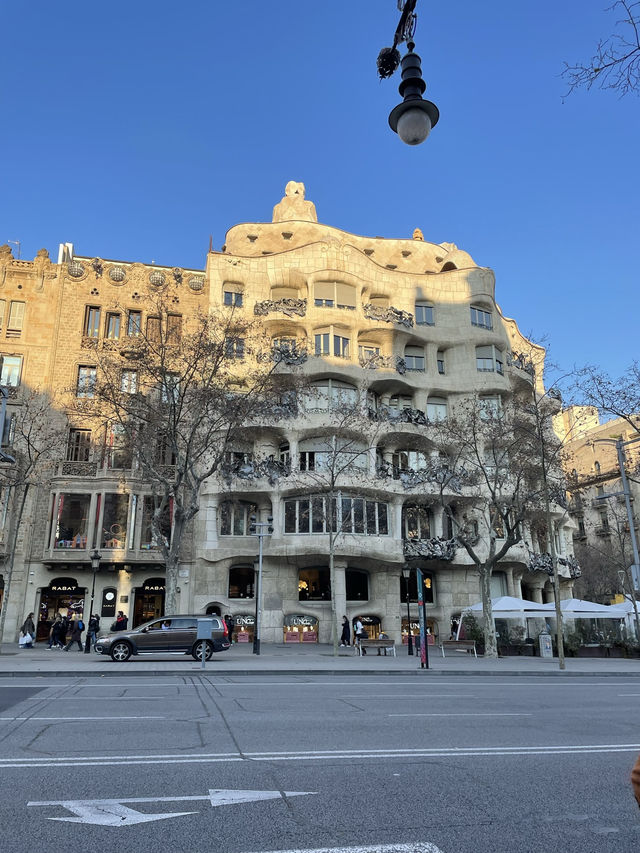 🇪🇸 Barcelona 3-Day Itinerary (Must Visit Gaudi Maaterpieces!)