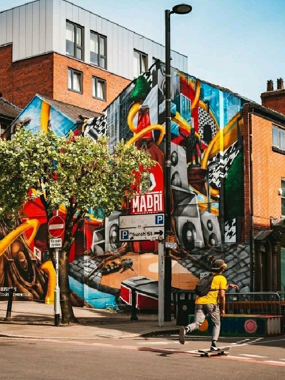 Experience Manchester like a Local 🐝🎶