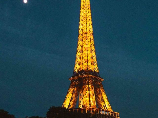 Eiffel Tower​: A must-visit when in Paris!
