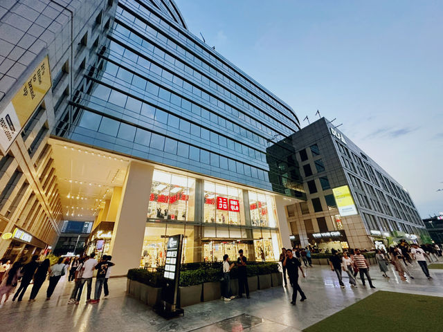 Great local upscale spot to chill in Gurugram