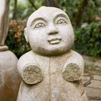 Playful Sculptures Bringing Smiles โ Funny Statues in Yangshuo Park ๐๐ณ๐ฟ