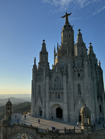 tibidabo church, barcelona ⛪️🌲 tibidabo church, barcelona ⛪️🌲