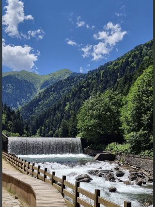 🍂 Uzungöl Waterfall – Autumn’s Roar in a Mountain Paradise