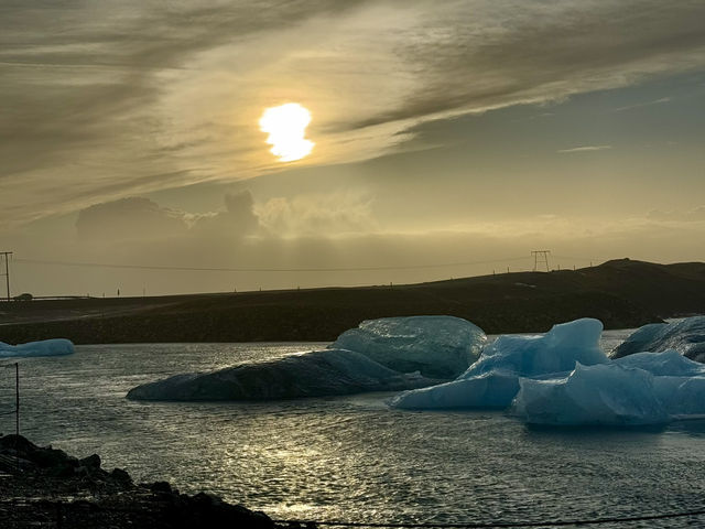 🏕️❄️ ICELAND GLACIER LAGOON ESCAPADE — CAMP, DINE & DISCOVER 🌊🔥 🏕️❄️ ICELAND GLACIER LAGOON ESCAPADE — CAMP, DINE & DISCOVER 🌊🔥