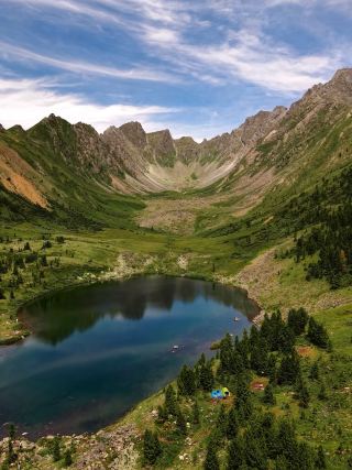 東サヤン山脈・セレブリャノエ湖への日帰りハイキング。