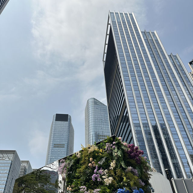 A beautiful modern mall in Shenzhen 