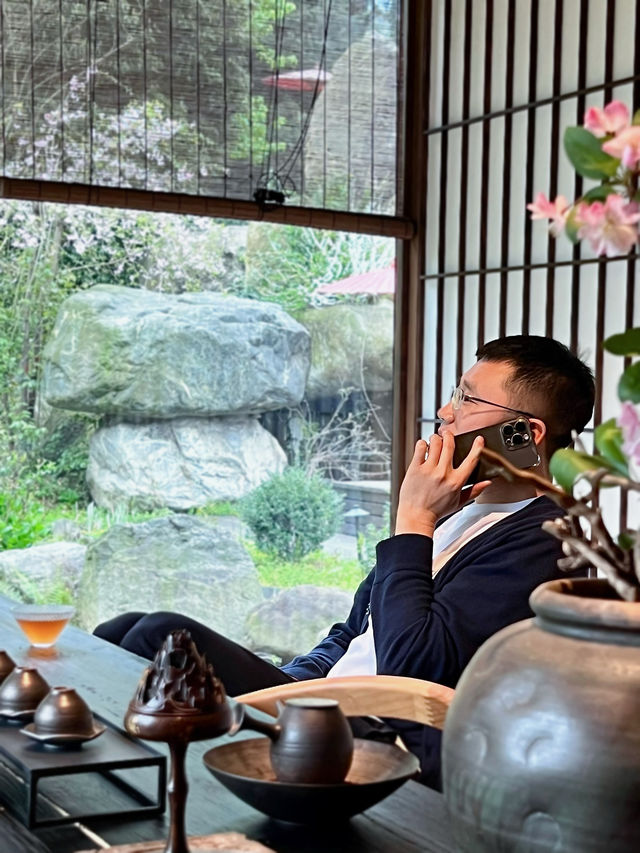 成都周邊，遊千年禪寺，賞萬畝茶園