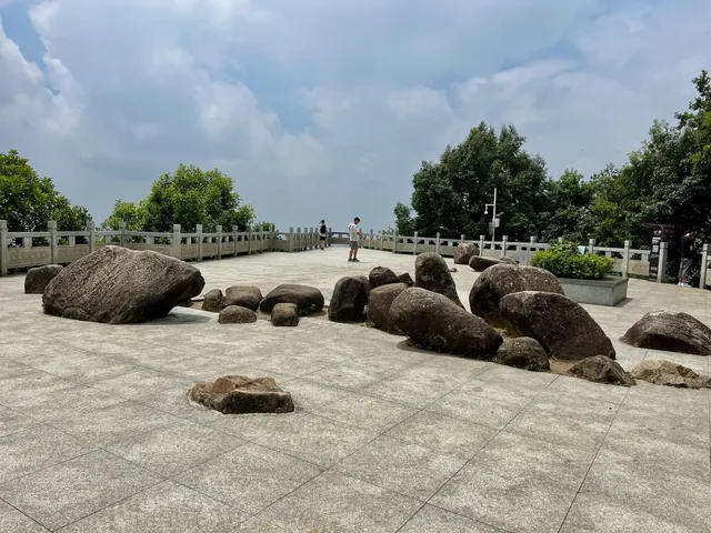 征服深圳\"第一峰\"：大陽臺山探險記