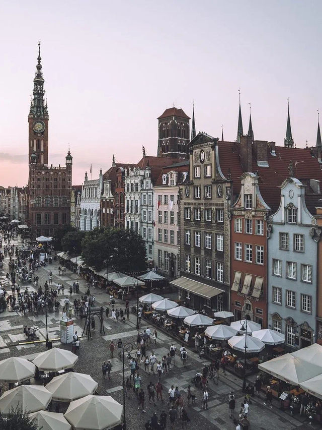 Ancient towns of Europe 🇨🇭🇫🇷🇵🇱🏴