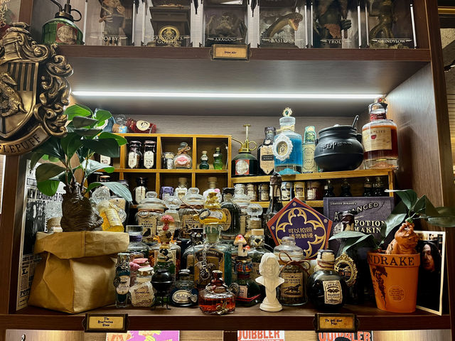 成都一家以哈利波特為主題的古着店