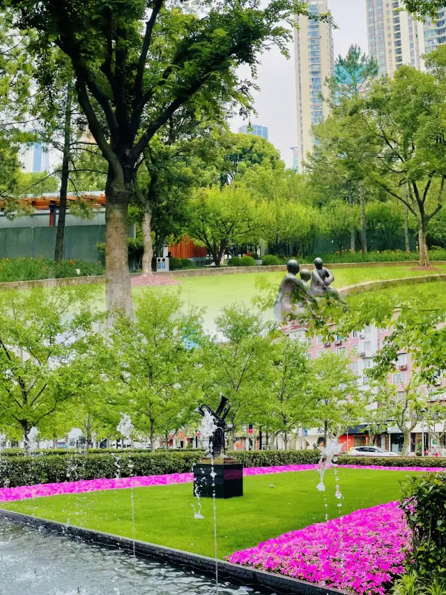 静安彫刻公園：上海の隠れた緑のオアシス、芸術と自然の完璧な融合！
