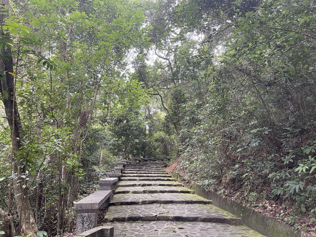 從化廣東溫泉賓館裡面的白石山