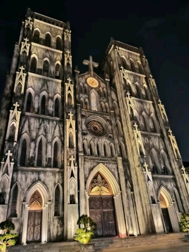 St. Joseph Cathedral in Hanoi Vietnam 🇻🇳 