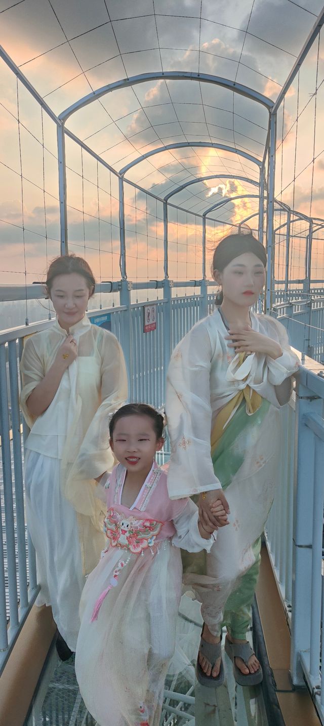 住桔作酒店，游中原福塔