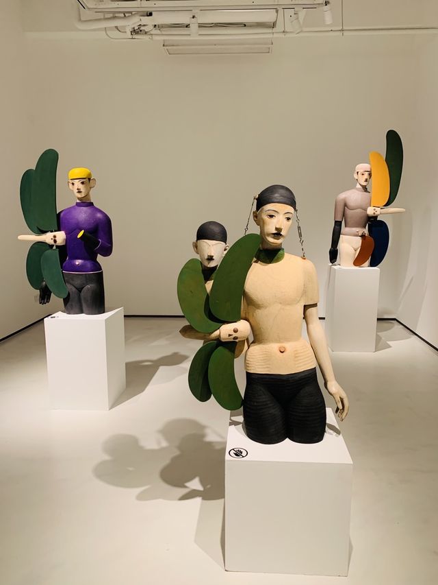 秋季逛展指南，杜春風夜蛾。