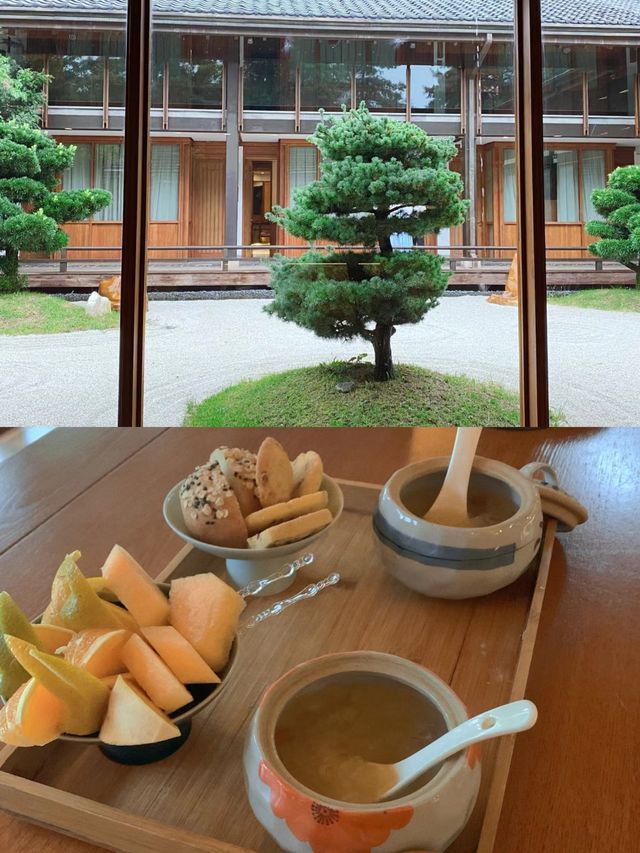 昆明千尋墨問禪意酒店。